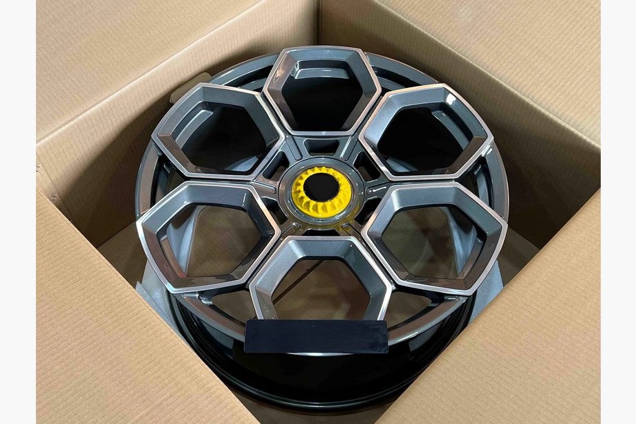 Lamborghini Huracan 2014- Forged OEM Wheels R20 V1 (Set of 4) Image