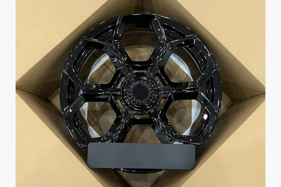 Lamborghini Aventador 2011-2022 Forged OEM Wheels R20 R21 V6 (Set of 4) Image