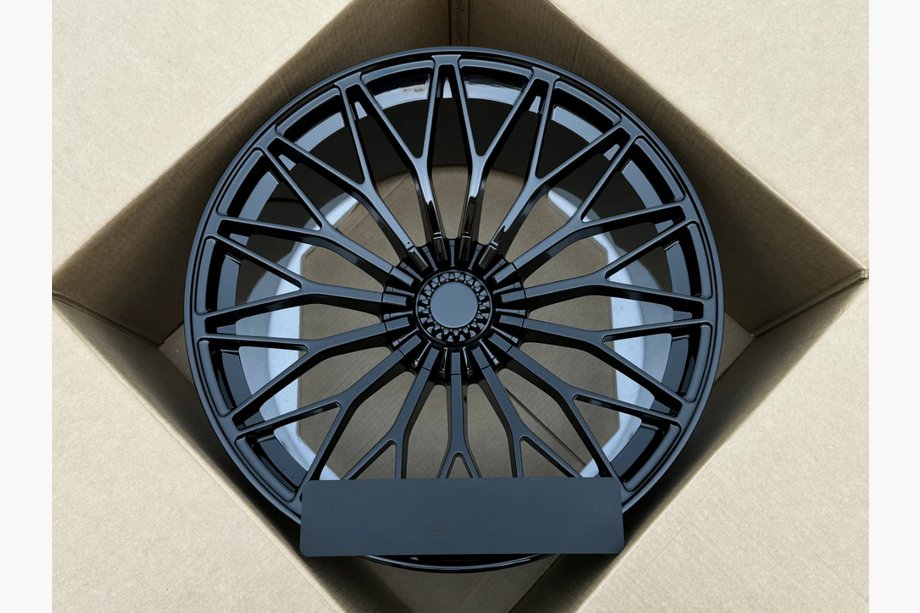Lamborghini Urus 2018- Forged Wheels OEM R23 V5 (Set of 4) Image