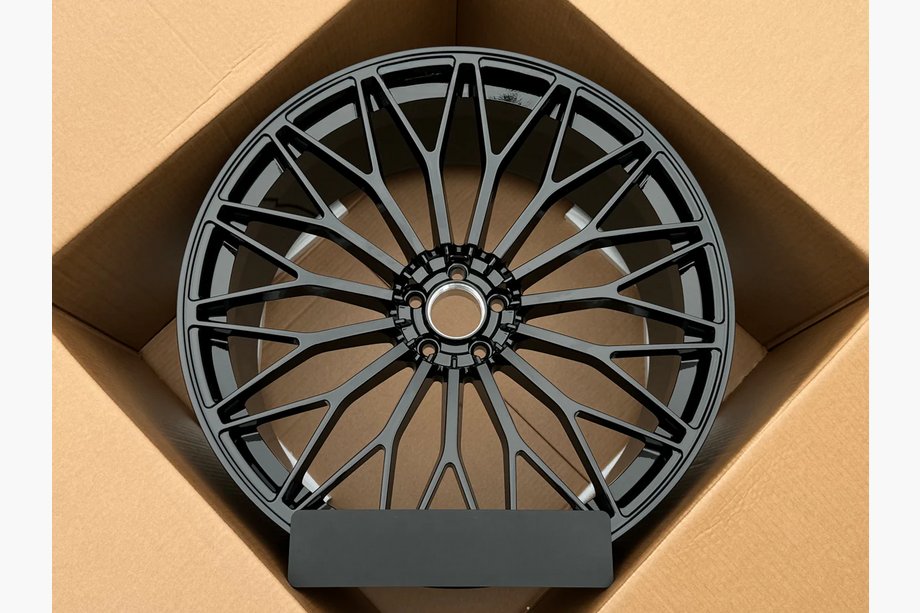 Lamborghini Urus 2018- Forged Wheels OEM R23 V7 (Set of 4) Image
