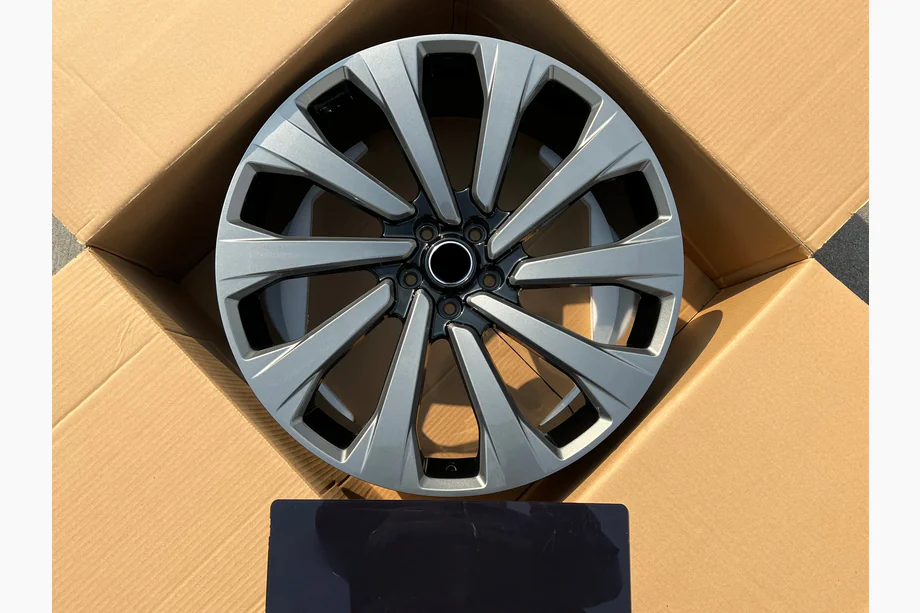 Range Rover V L460 2021- Forged Wheels OEM R24 V1 (Set of 4) Image