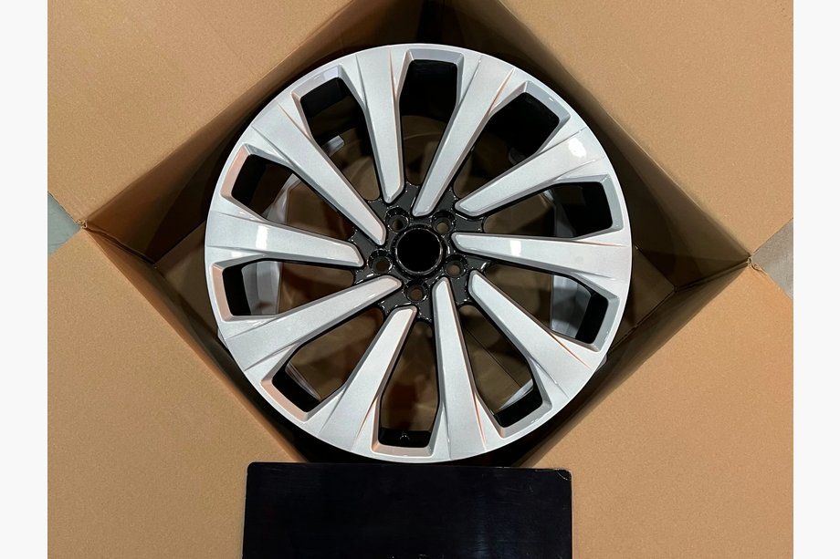 Range Rover V L460 2021- Forged Wheels OEM R23 V3 (Set of 4) Image
