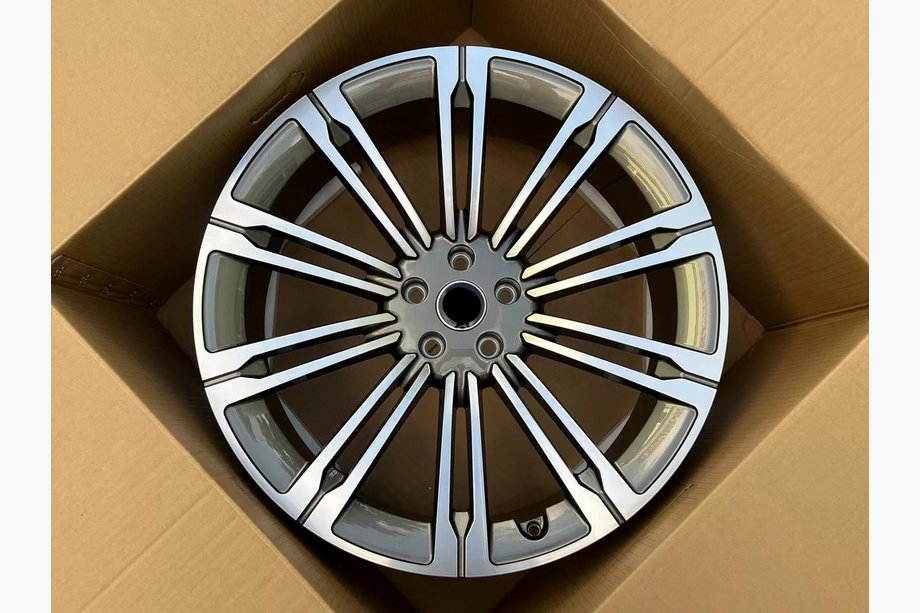 Range Rover IV L405 2013-2021 Forged OEM Wheels R24 (Set of 4) Image