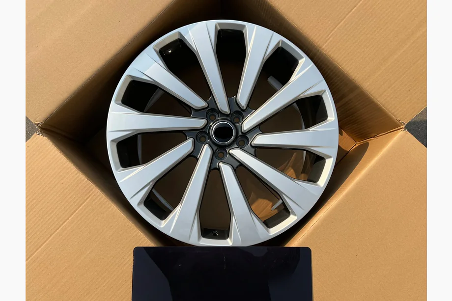 Range Rover V L460 2021- Forged OEM Wheels R23 R24 V2 (Set of 4) Image
