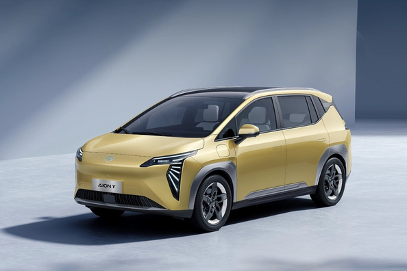 Review of the Electric Crossover GAC Aion Y Plus