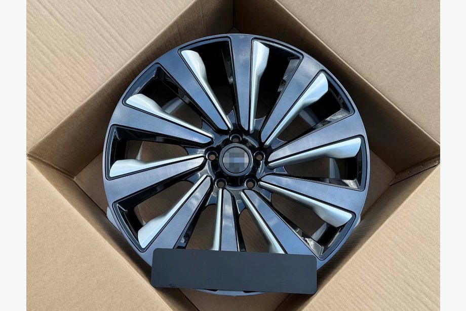 Range Rover V L460 2021- Forged OEM Wheels R22 (Set of 4) Image