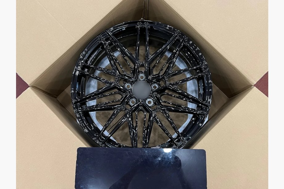 Mercedes C-class W204 2007-2015 Forged OEM Wheels R19 (Set of 4) Image