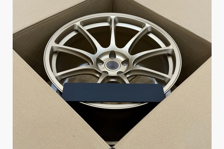 Nissan GT-R 2008-2025 Forged OEM R20 V2 Wheels (Set of 4) Photo 5