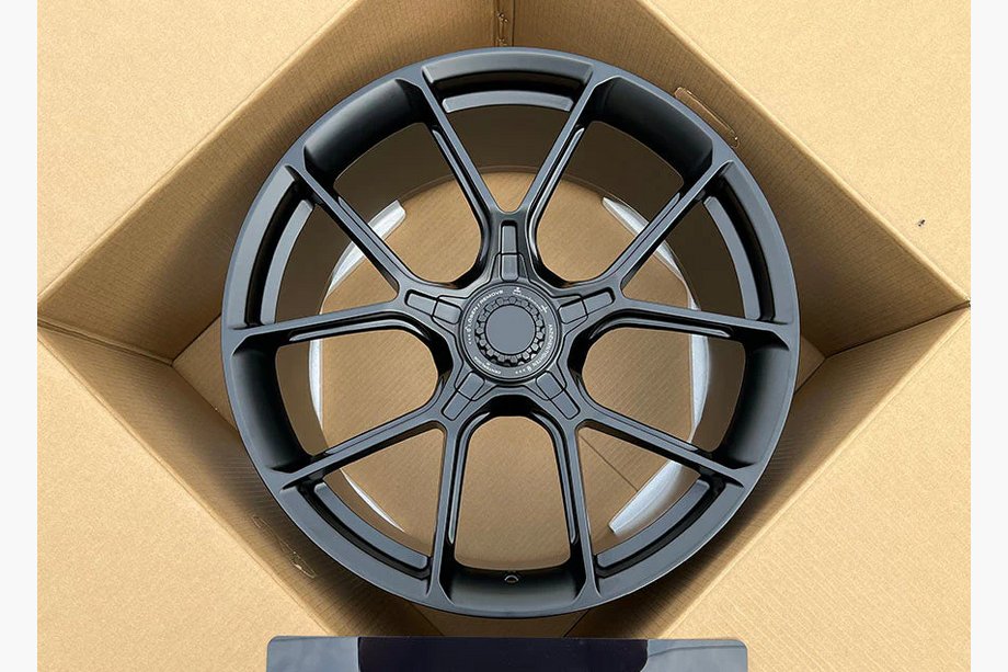 Porsche 911 (992) 2018– Forged OEM Wheels R20 R21 V8 (Set of 4) Image