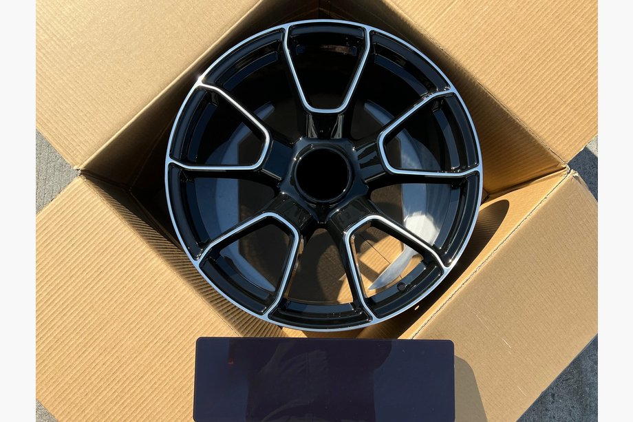 Porsche 911 (991) 2011–2019 Forged OEM Wheels R21 R22 (Set of 4) Image