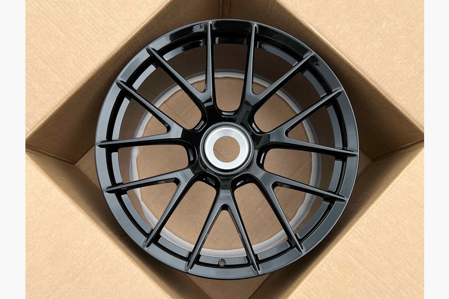 Porsche 911 (992) 2018– Forged OEM Wheels R20 R21 V12 (Set of 4) Image