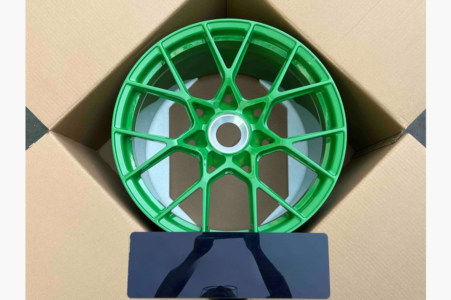 Porsche 911 (992) 2018– Forged OEM Wheels R20 R21 V13 (Set of 4) Image
