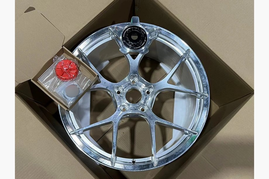 Porsche 911 (992) 2018– Forged OEM Wheels R20 R21 V15 (Set of 4) Image