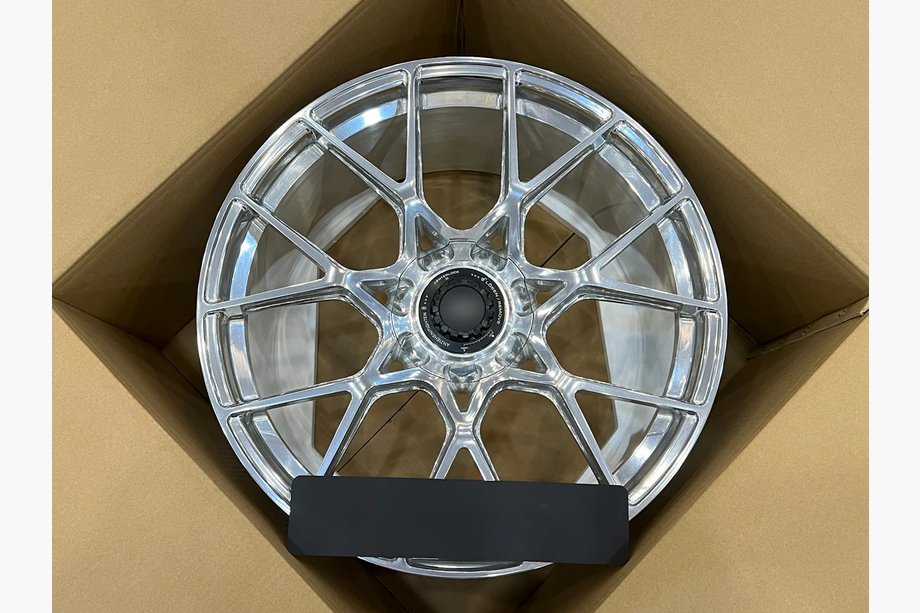 Porsche 911 (992) 2018– Forged OEM Wheels R20 R21 V16 (Set of 4) Image