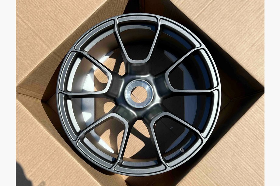 Porsche 911 (992) 2018– Forged OEM Wheels R20 R21 V21 (Set of 4) Image