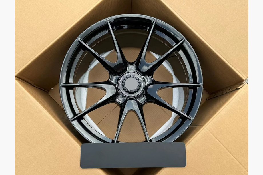 Porsche 911 (997) 2004–2012 Forged OEM Wheels R19 V1 (Set of 4) Image