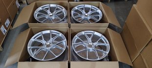 Porsche 911 (992) 2018– Forged OEM Wheels R20 R21 V26 (Set of 4) photo 6