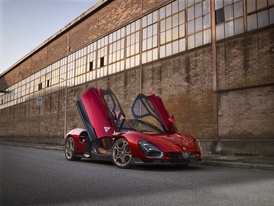 Review of the Alfa Romeo 33 Stradale 2023