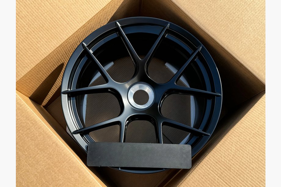 Porsche 911 (992) 2018– Forged OEM Wheels R20 R21 V31 (Set of 4) Image