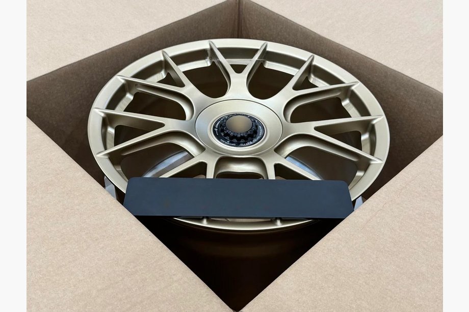 Porsche Boxster/Cayman 981 2013-2016 Forged OEM R20 V2 Wheels (Set of 4) Photo 5