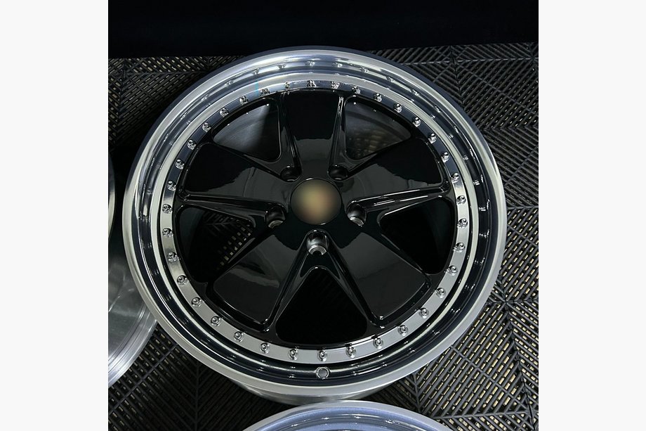 Porsche 911 (991) 2011–2019 Forged OEM Wheels R20 V5 (Set of 4) Image