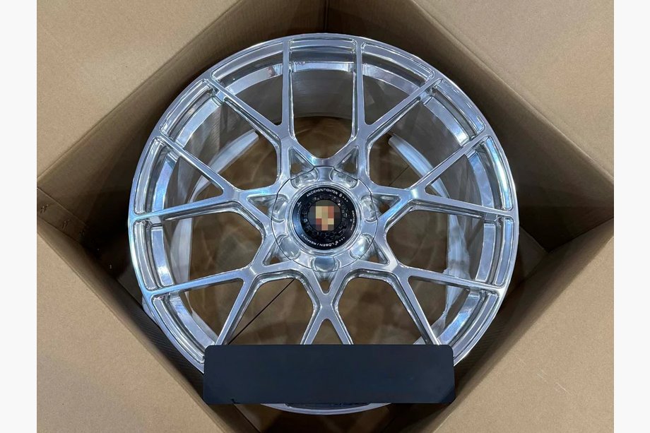 Porsche 911 (992) 2018– Forged OEM Wheels R20 R21 V40 (Set of 4) Image