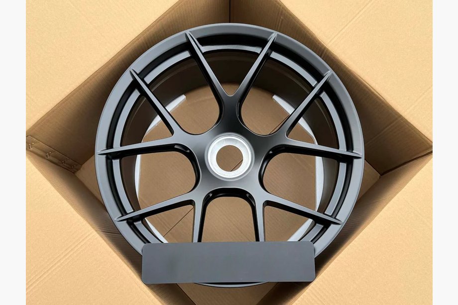 Porsche 911 (992) 2018– Forged OEM Wheels R20 R21 V43 (Set of 4) Image