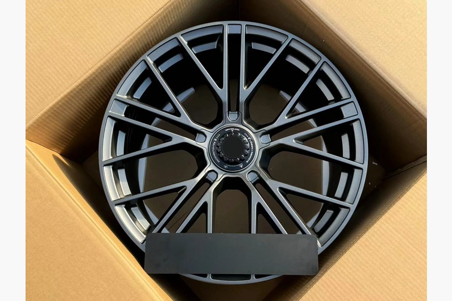 Porsche Panamera 2023– Forged Wheels OEM R21 V3 (Set of 4) Image