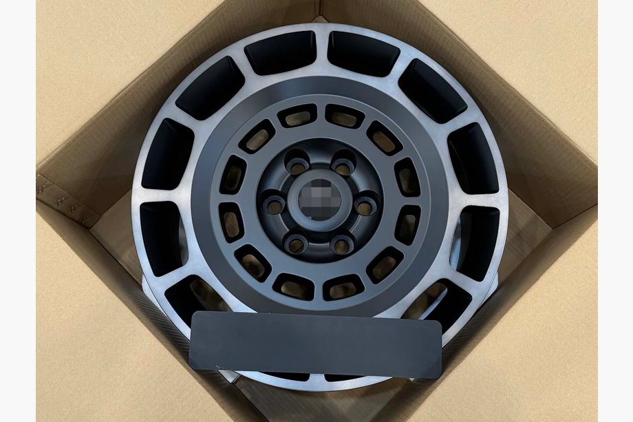 Toyota Land Cruiser 300 2021- Forged OEM R20 V2 Wheels (Set of 4) Image