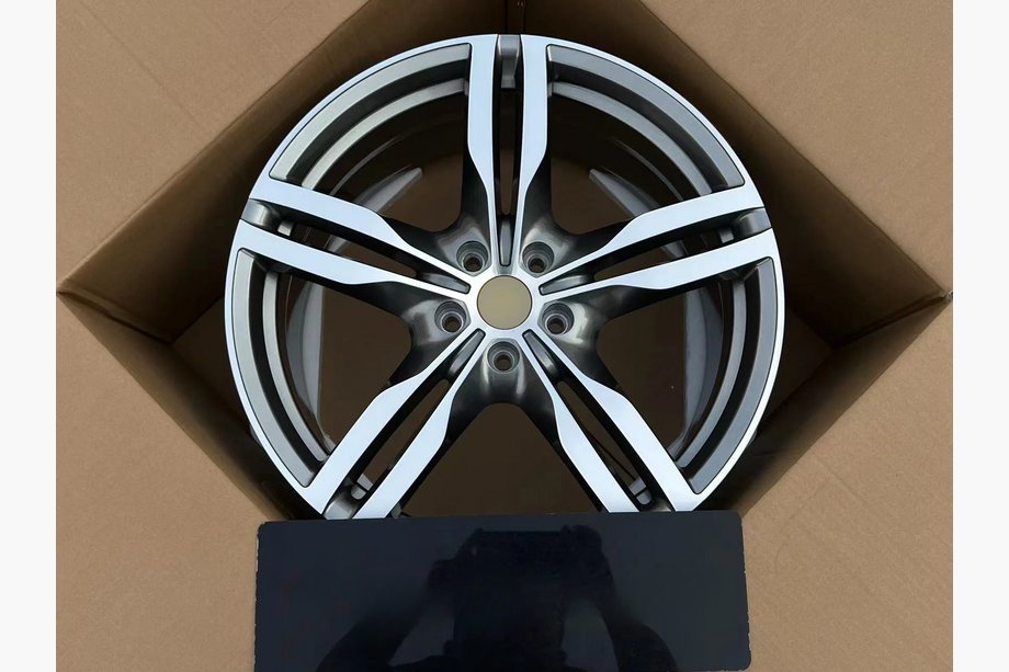 Ferrari Portofino Forged OEM Wheels R20 (Set of 4) Image