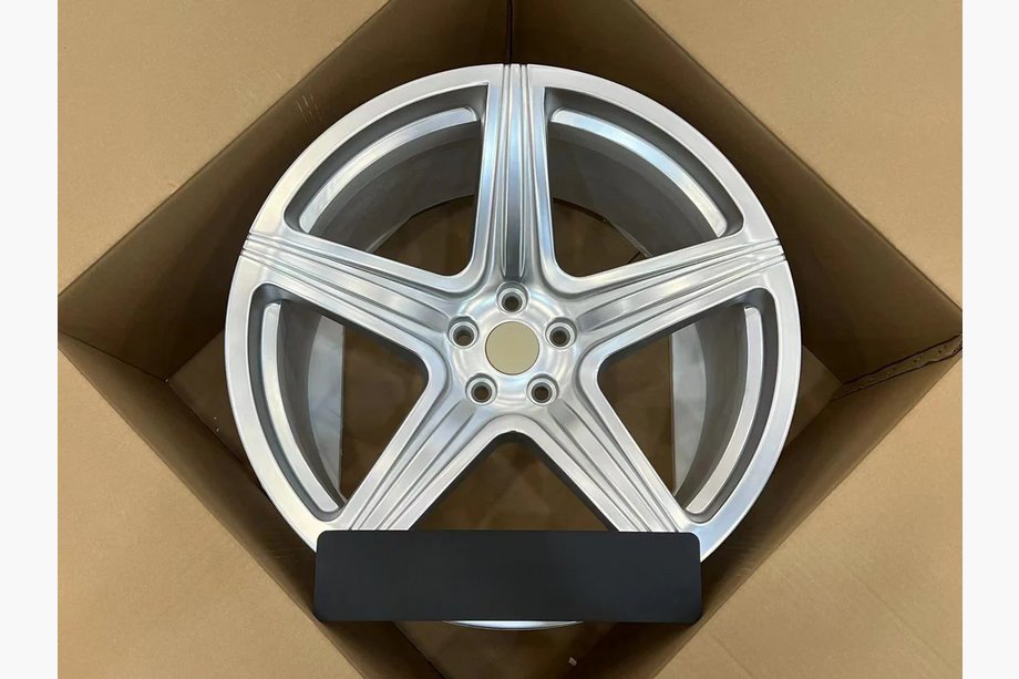 Ferrari 550 Forged OEM Wheels R20 V1 (Set of 4) Image