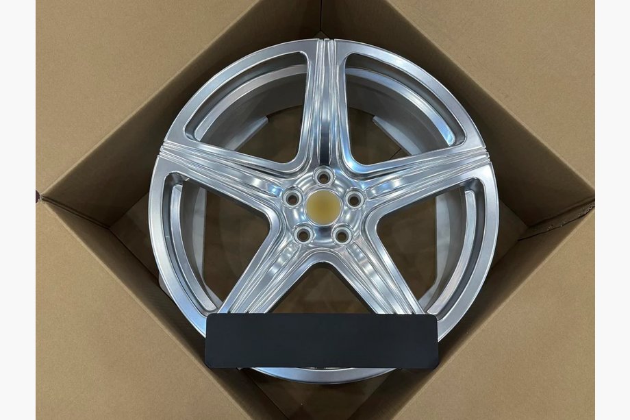Ferrari 550 Forged OEM R20 V2 Wheels (Set of 4) Image