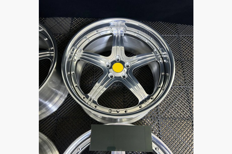 Ferrari 550 Forged OEM Wheels R19 (Set of 4) Image