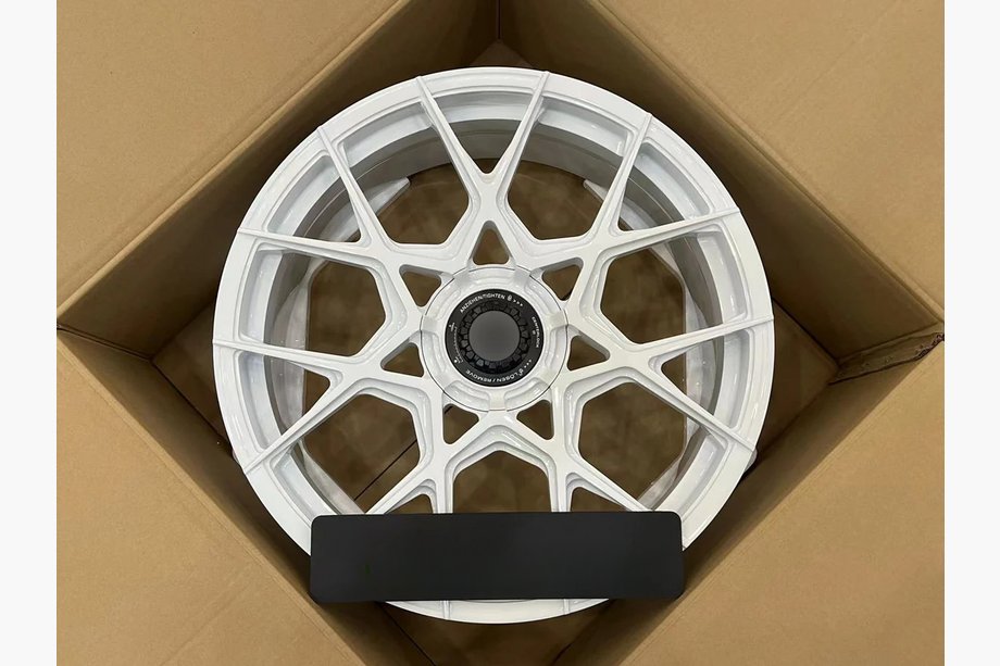 Lexus LFA 2010–2013 Forged OEM R20 V2 Wheels (Set of 4) Image