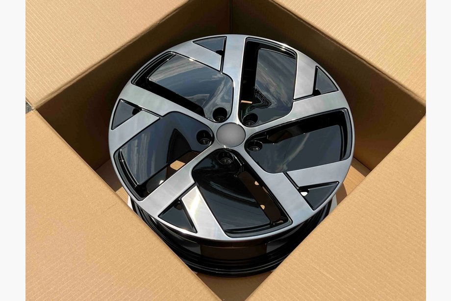 Lucid Air Forged OEM Wheels R19 V1 (Set of 4) Photo 2
