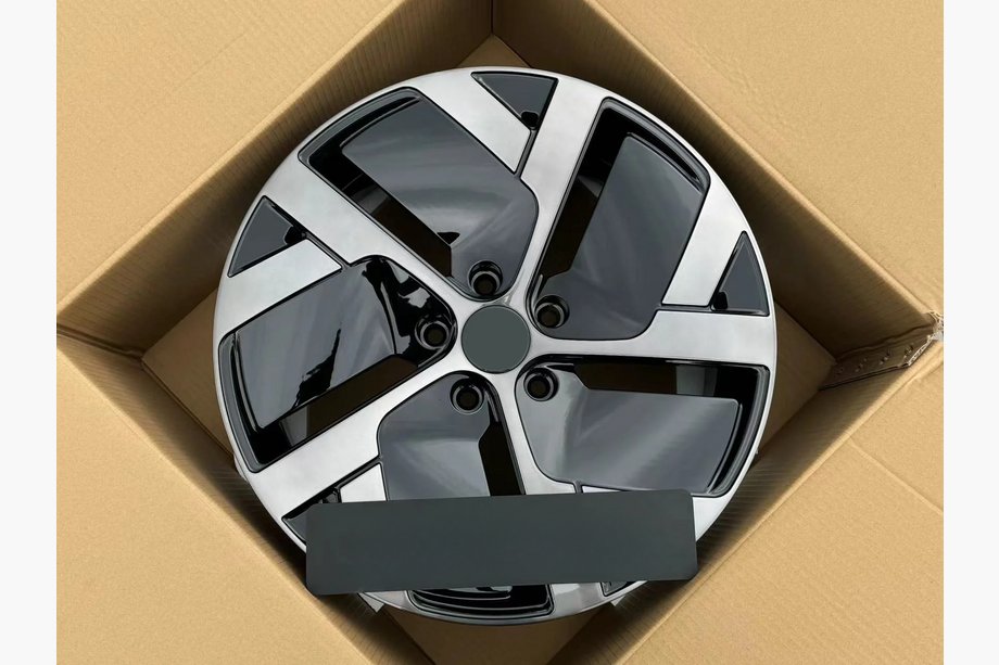 Lucid Air Forged OEM Wheels R19 V2 (Set of 4) Photo 1