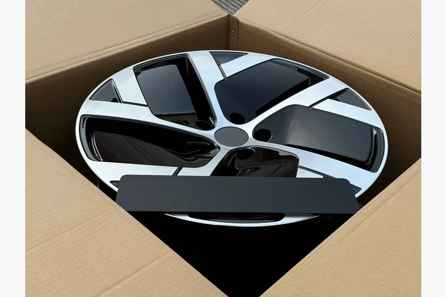 Lucid Air Forged OEM Wheels R19 V3 (Set of 4) Photo 4