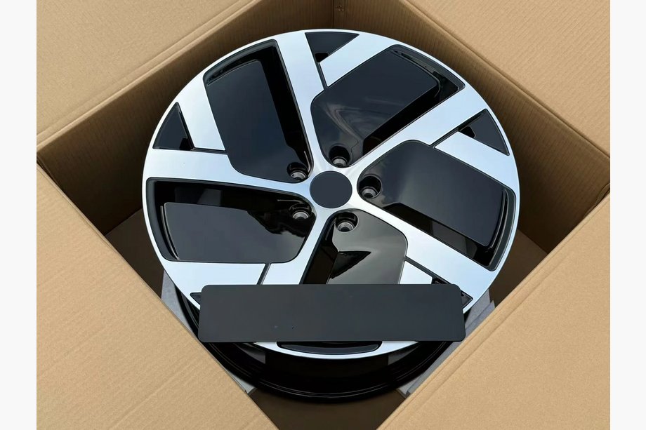 Lucid Air Forged OEM Wheels R19 V3 (Set of 4) Photo 1