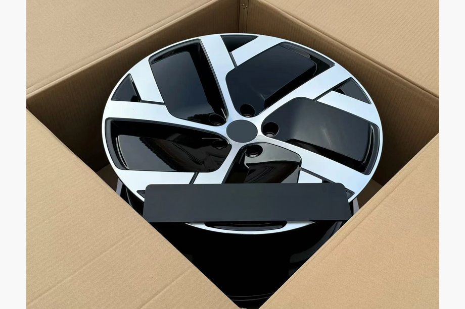 Lucid Air Forged OEM Wheels R19 V3 (Set of 4) Photo 3