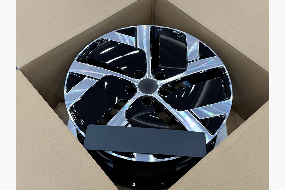 Lucid Air Forged OEM Wheels R20 V1 (Set of 4) Photo 3