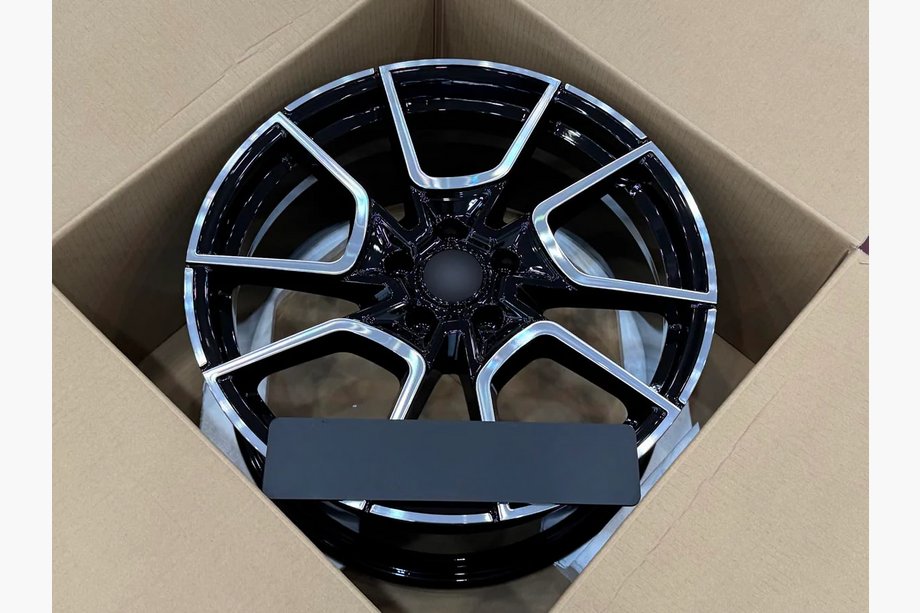 Lucid Air Forged OEM R20 V2 Wheels (Set of 4) Photo 3