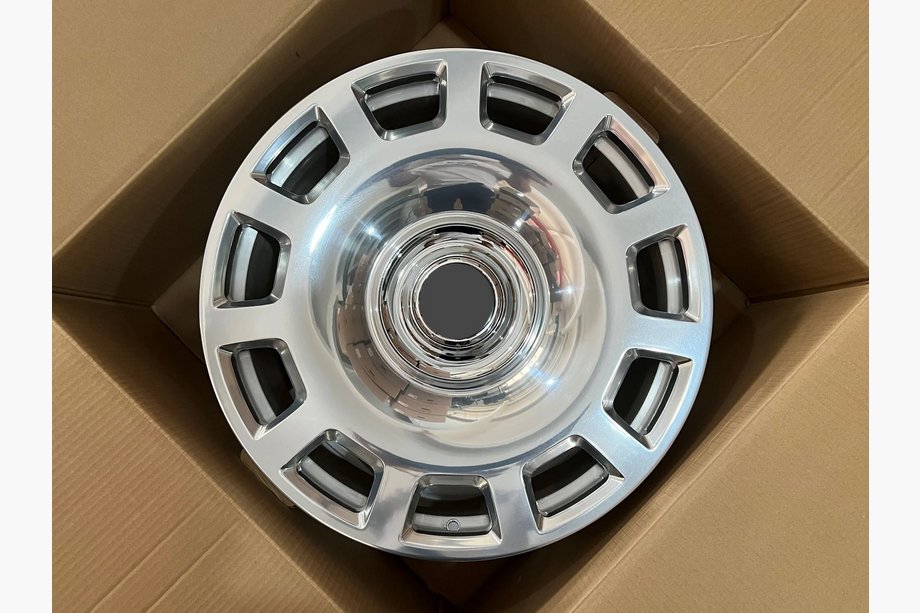 Rolls-Royce Spectre 2023– Forged OEM Wheels R21 R22 (Set of 4) Image