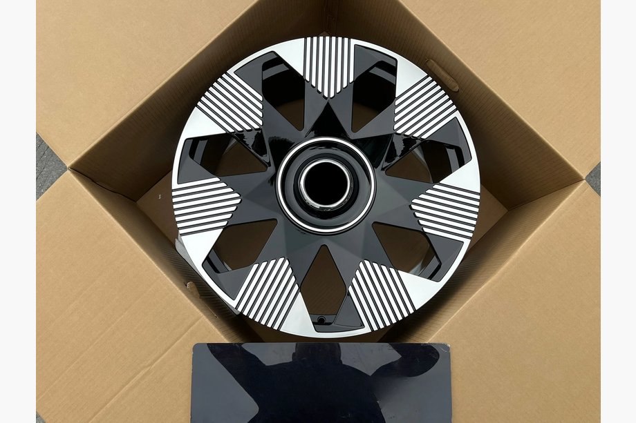 Rolls-Royce Spectre 2023– Forged OEM Wheels R22 (Set of 4) Image