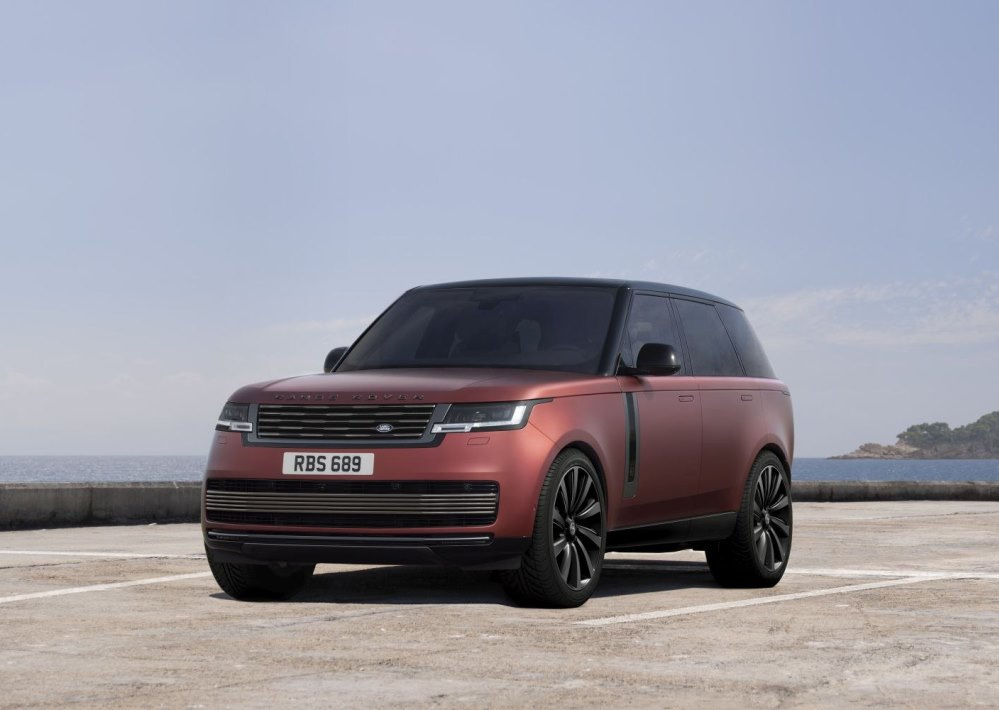 Range Rover SV P530 Review: The Pinnacle of Luxury and Power