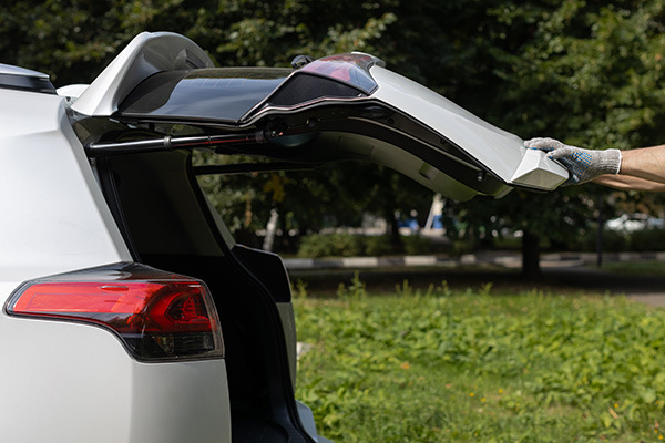 Why Doesn’t the Trunk Lid Stay Open?