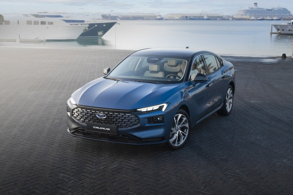 Ford Taurus Eighth Generation: Review of the Comfortable Sedan