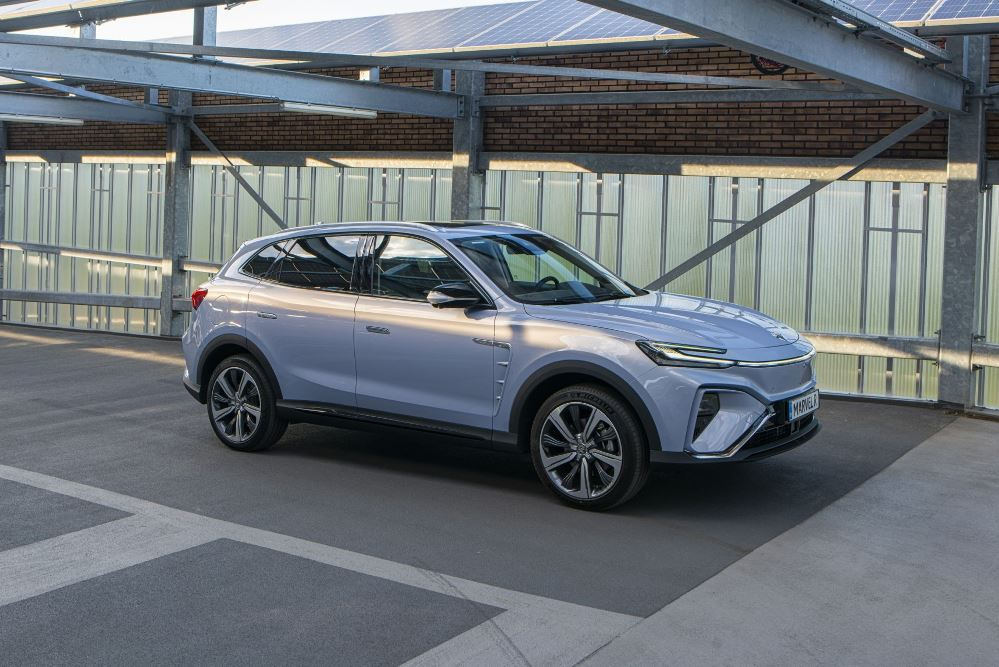 MG Marvel R: Electric Crossover with Dynamic Performance