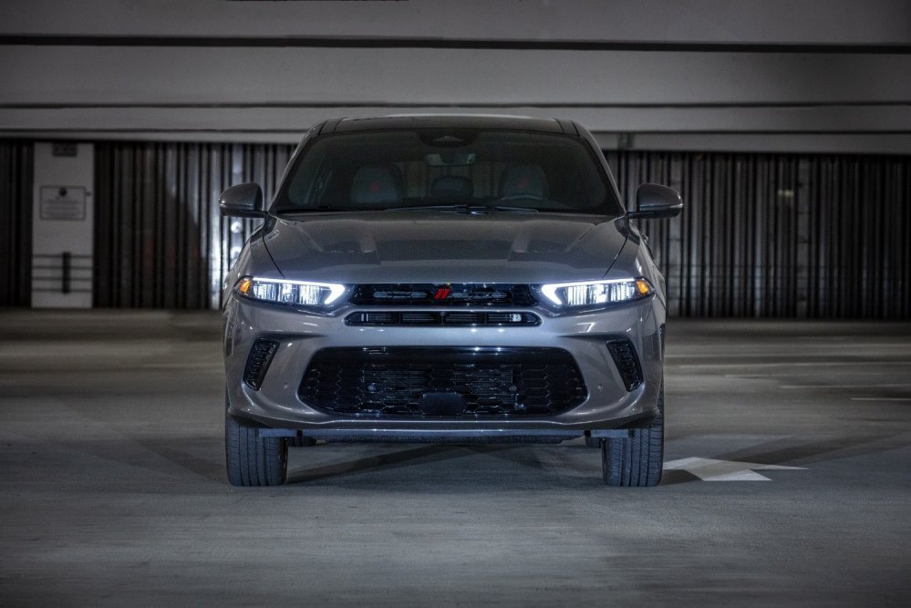 Dodge Hornet Review: Specs, Trim Levels, Photos