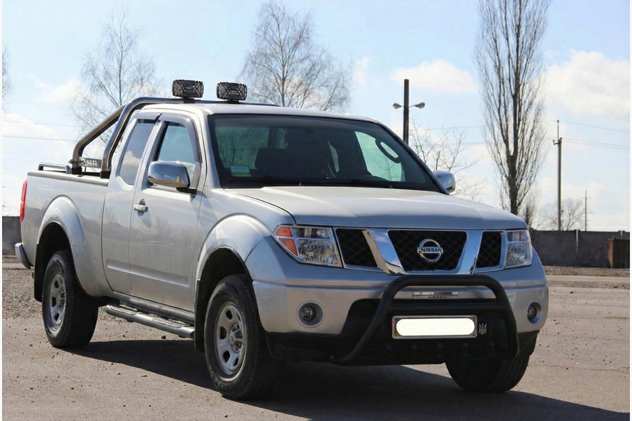 Nissan Navara 2006-2015 Bull Bar WT003 Black Stainless Steel Image