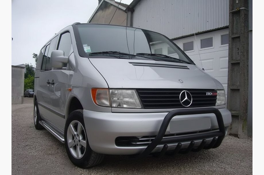 Mercedes Vito W638 1996-2003 Bull Bar WT003 Black (Stainless Steel) Image